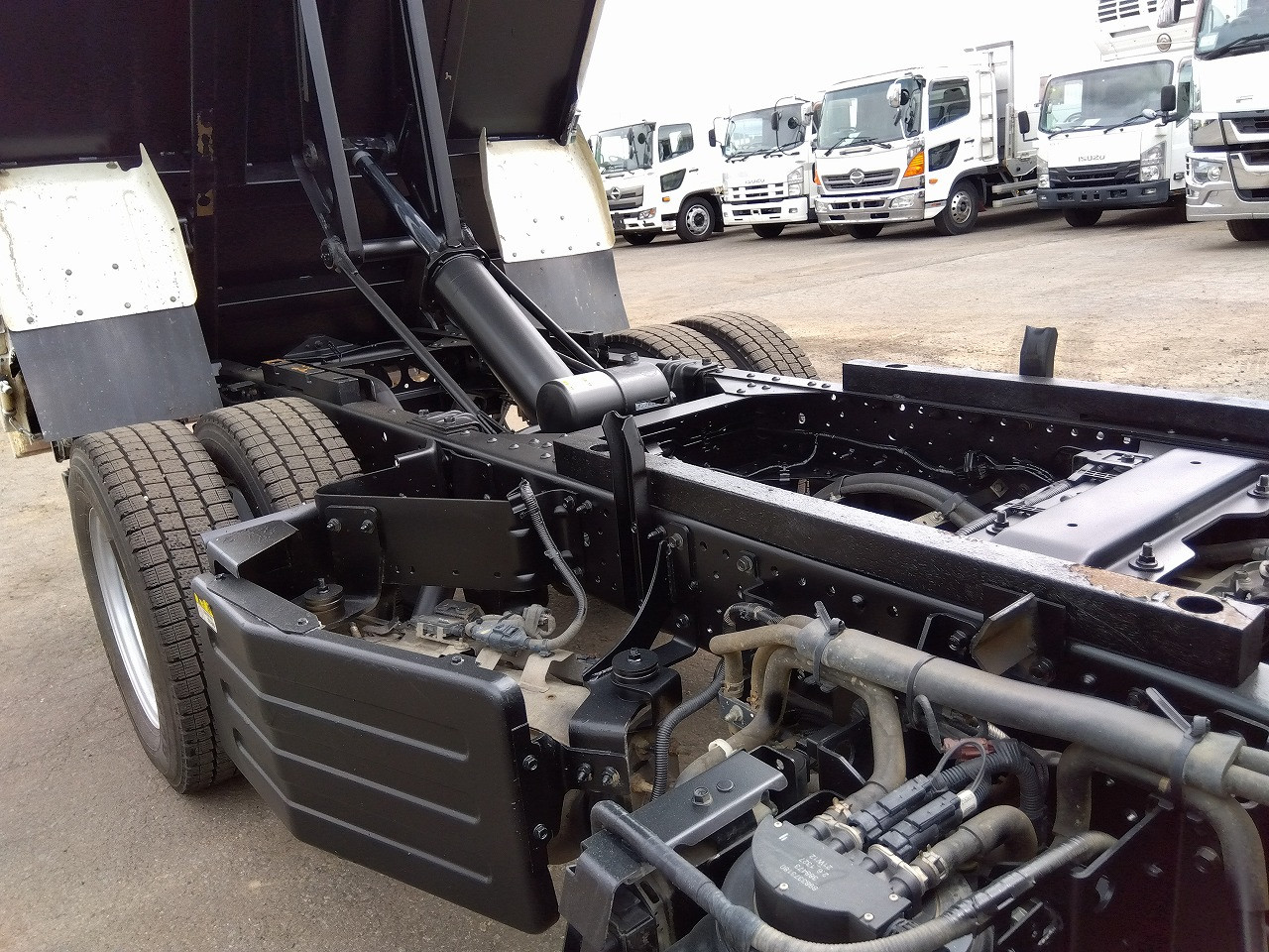 いすゞ エルフ 2PG-NKS88AN(4WD)の写真10