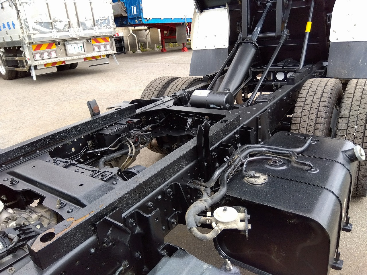 いすゞ エルフ 2PG-NKS88AN(4WD)の写真12