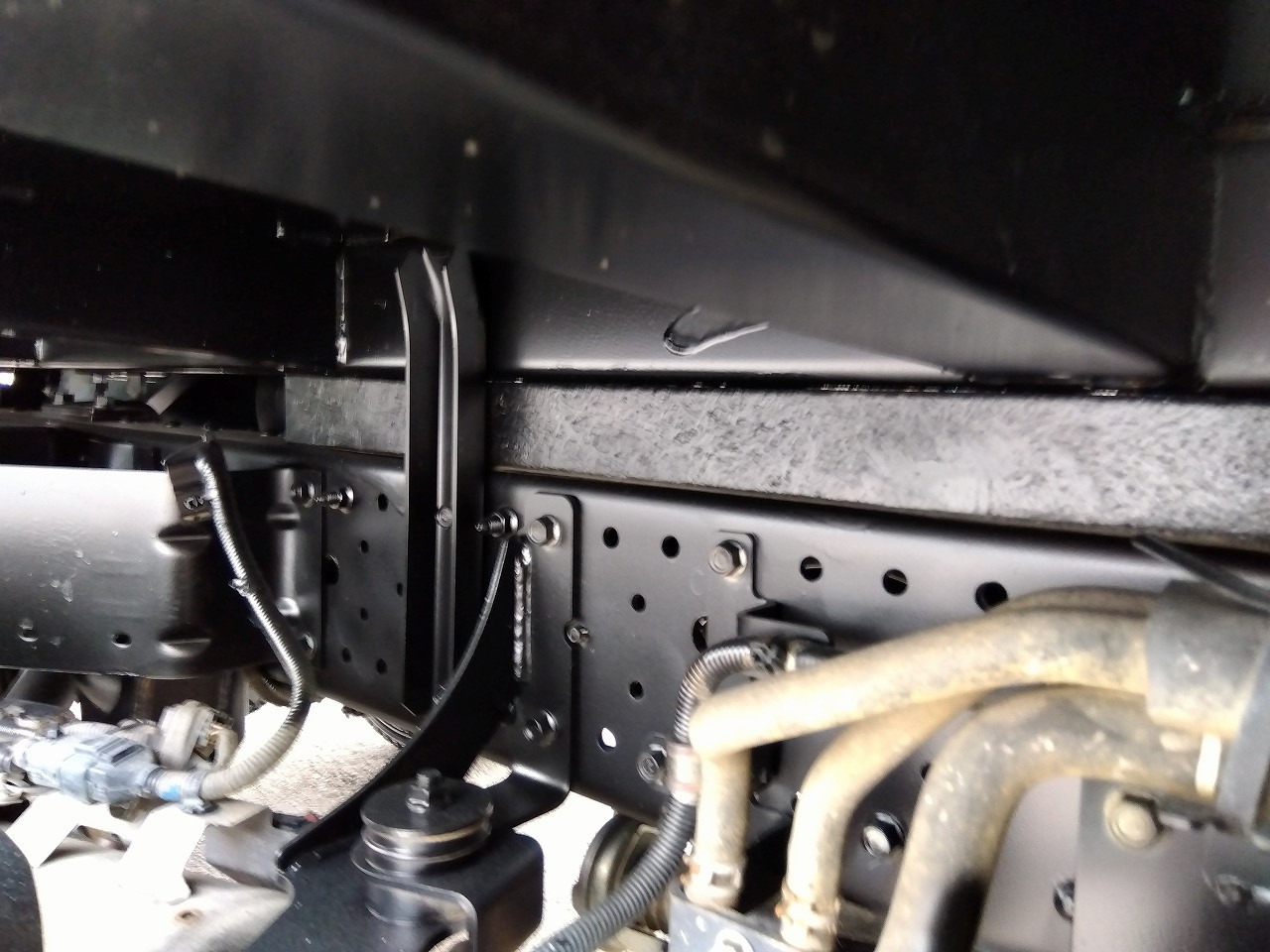 いすゞ エルフ 2PG-NKS88AN(4WD)の写真15