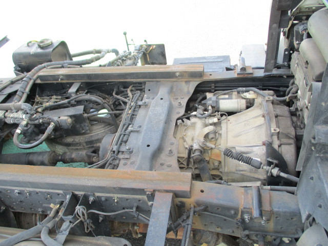 いすゞ エルフ BDG-NKR85AN(2WD)の写真7