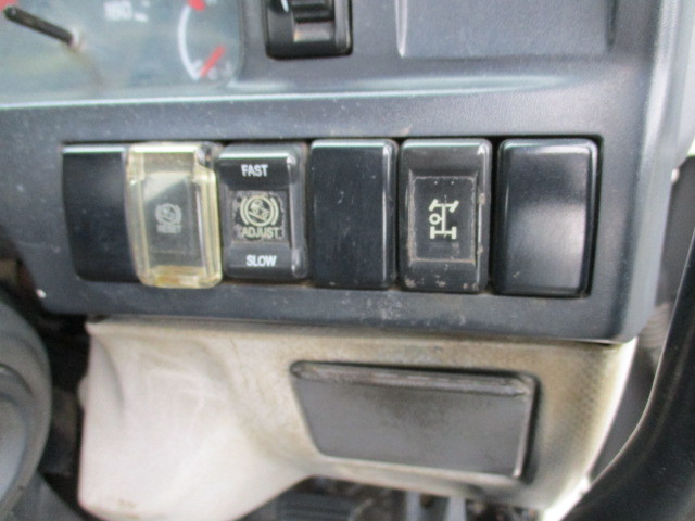 いすゞ エルフ BDG-NKR85AN(2WD)の写真41