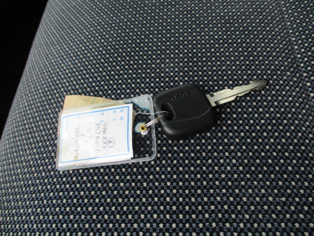 いすゞ エルフ BDG-NKR85AN(2WD)の写真47