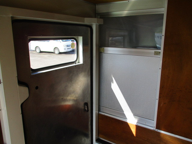 三菱 キャンターガッツ KC-FB511B(2WD)の写真12