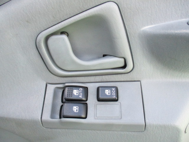 三菱 キャンターガッツ KC-FB511B(2WD)の写真25