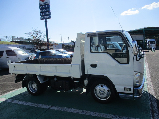 [中古] H16/5 ダイハツ ハイゼットトラック TE-S210P フロントバンパー 品番/52119-97530-080 カラーNO，W09 中古] H16&frasl;5 ダイハツ ハイゼットトラック TE-S210P 右ドア &frasl; 運転席
