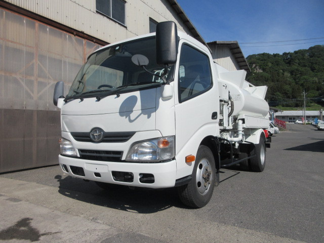トヨタ ダイナ TKG-XZU685(4WD)の写真1