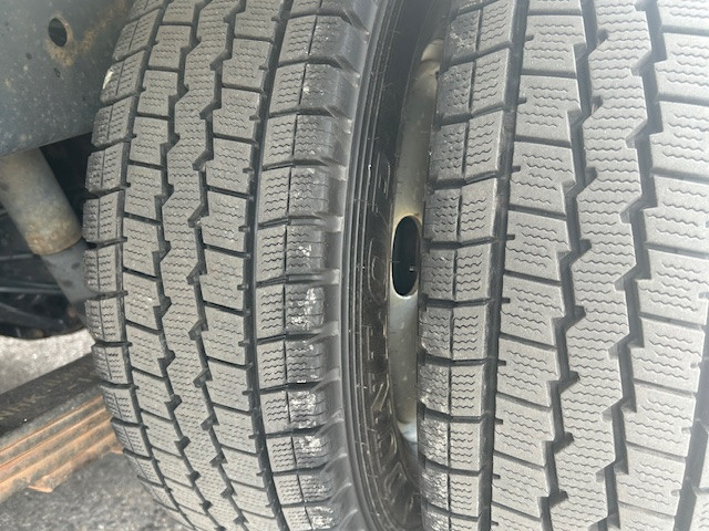 いすゞ エルフ BDG-NKS85AN(4WD)の写真4