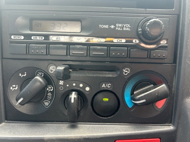 いすゞ エルフ BDG-NKS85AN(4WD)の写真12