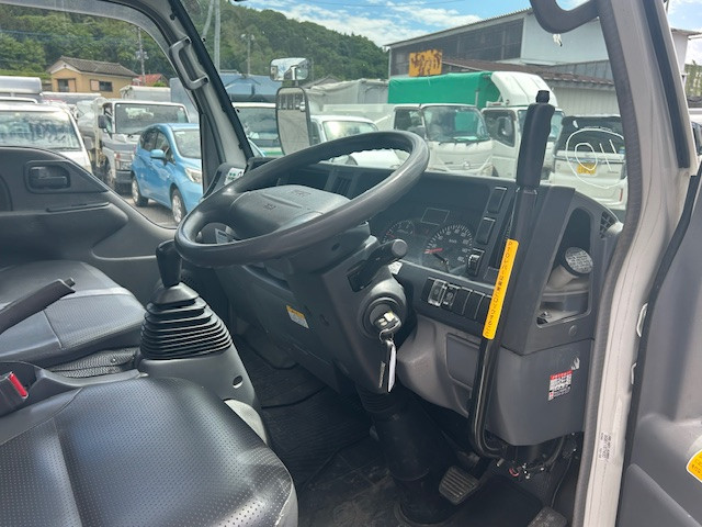 いすゞ エルフ BDG-NKS85AN(4WD)の写真21