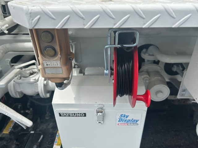 いすゞ エルフ BDG-NKS85AN(4WD)の写真26