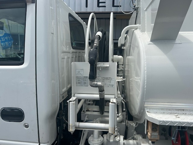 いすゞ エルフ BDG-NKS85AN(4WD)の写真27