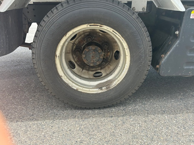 いすゞ エルフ BDG-NKS85AN(4WD)の写真28