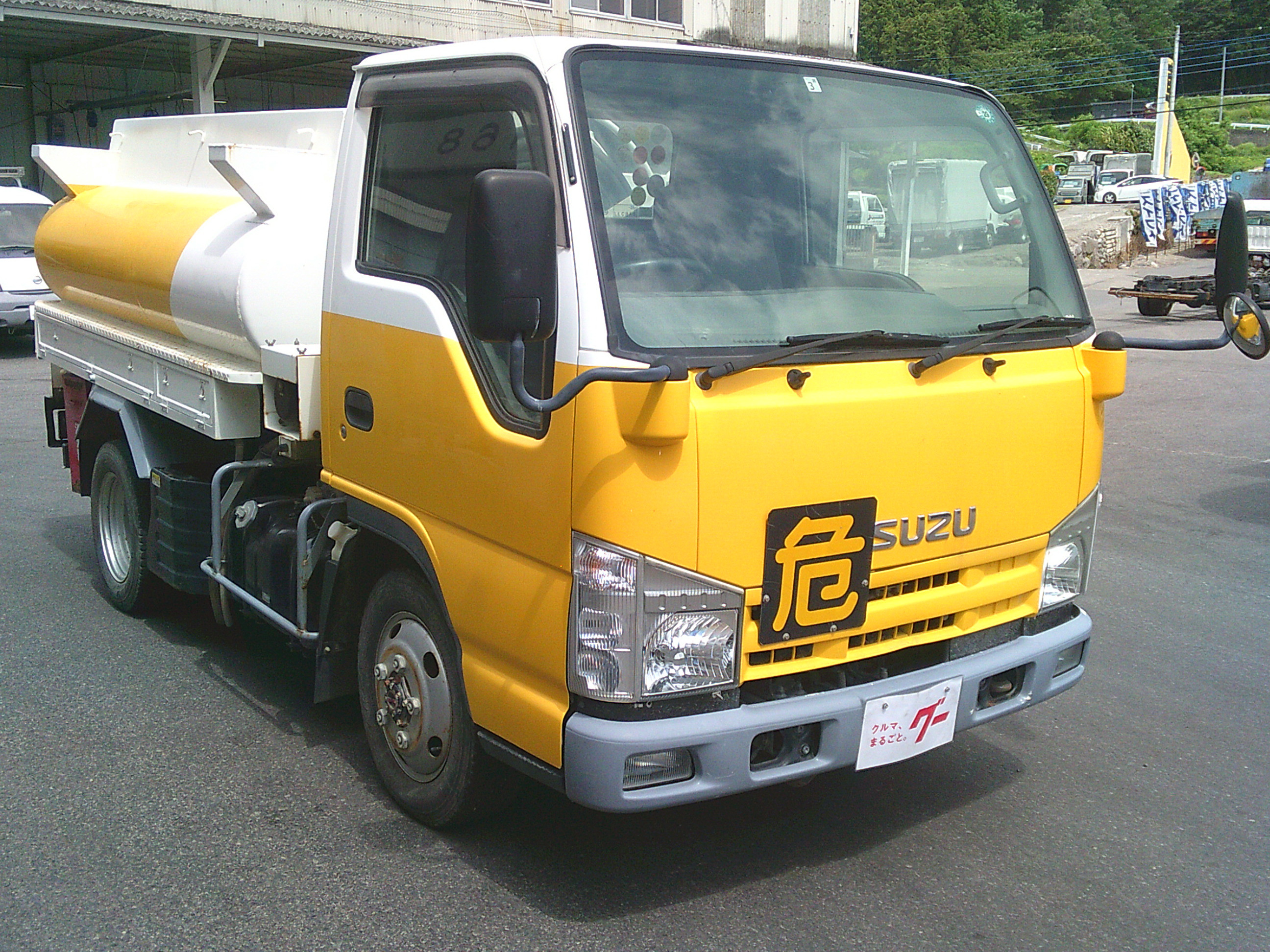 いすゞ エルフ BDG-NKS85AN(4WD)の写真3