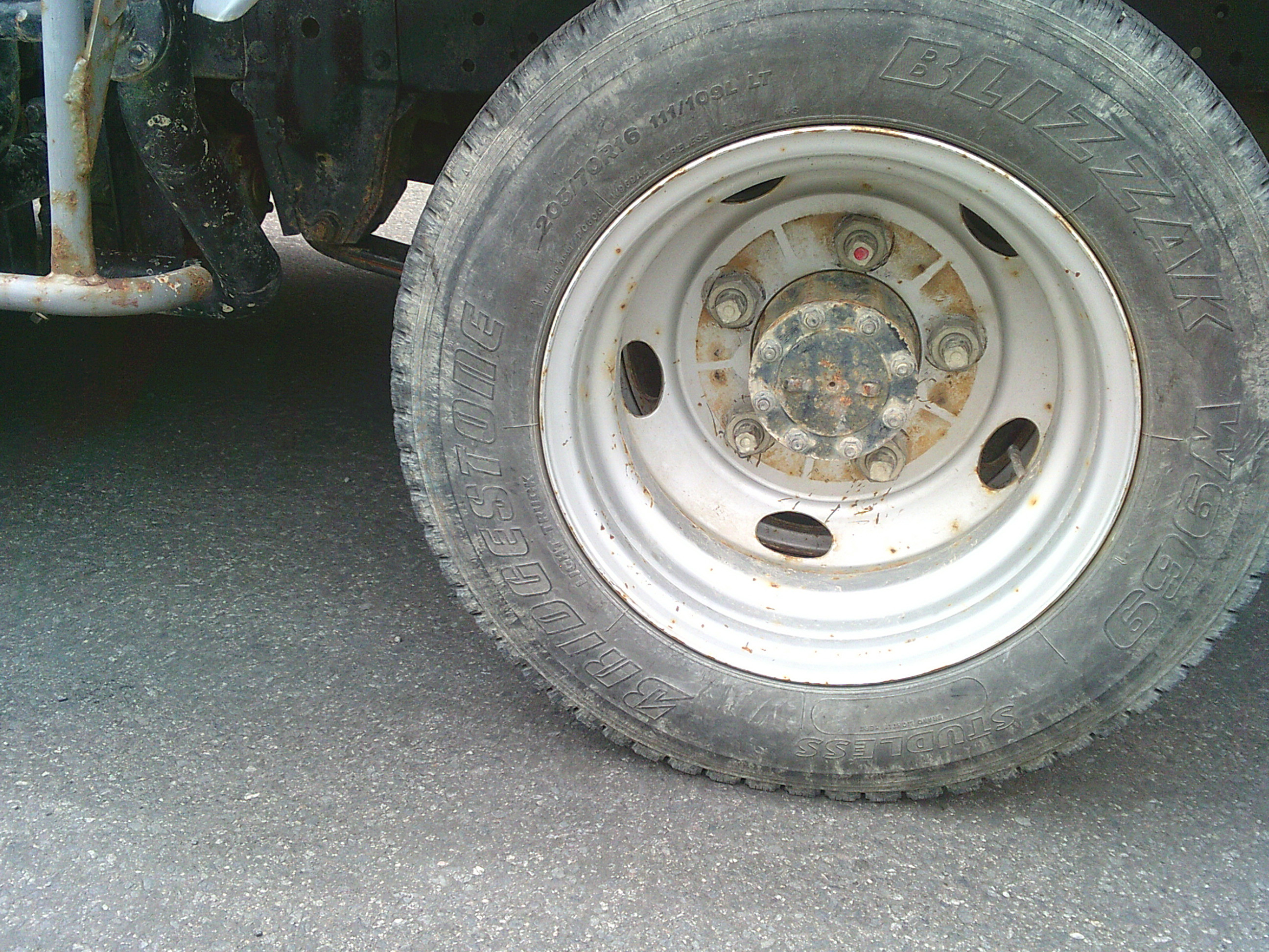 いすゞ エルフ BDG-NKS85AN(4WD)の写真9