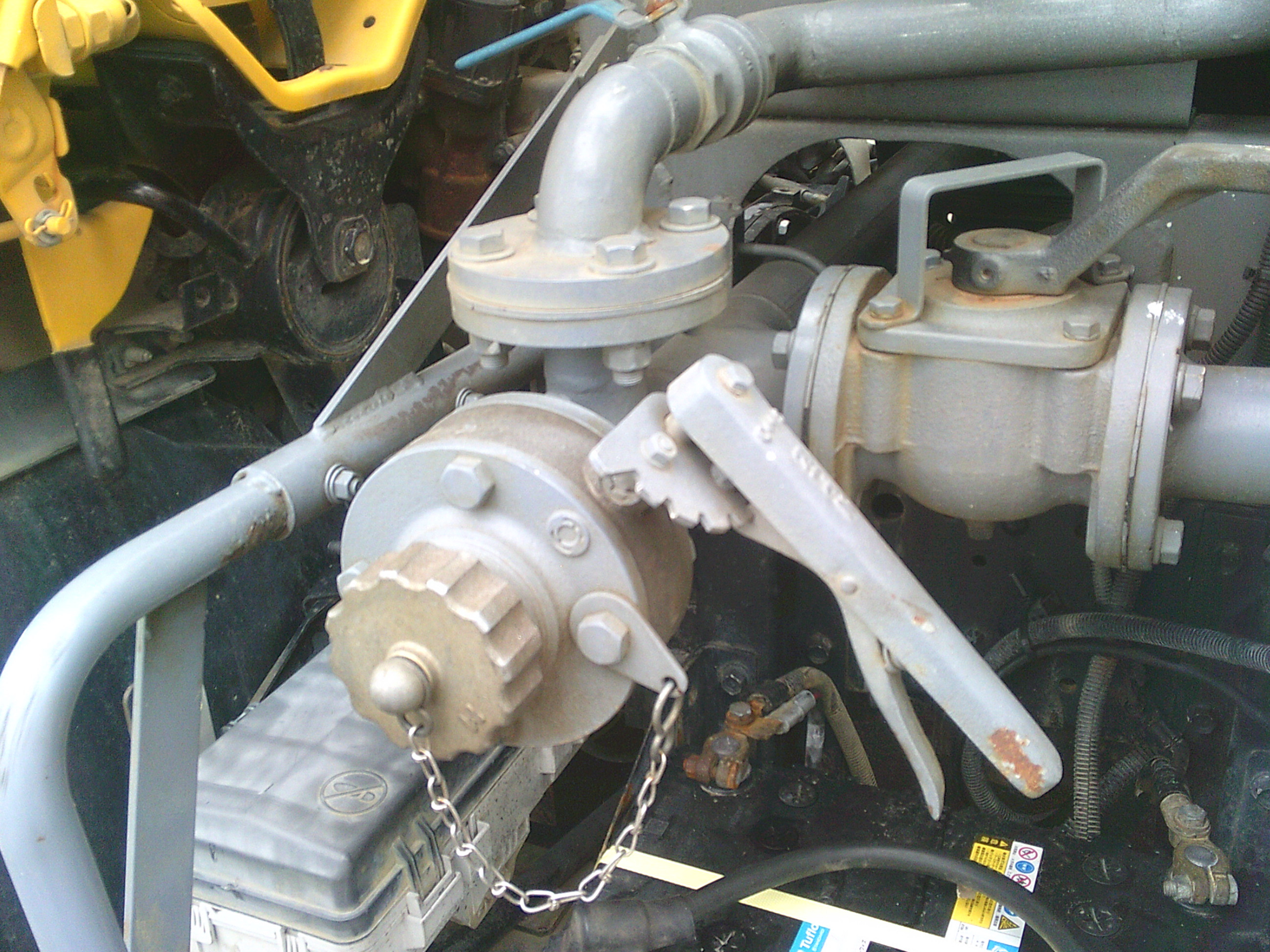 いすゞ エルフ BDG-NKS85AN(4WD)の写真13