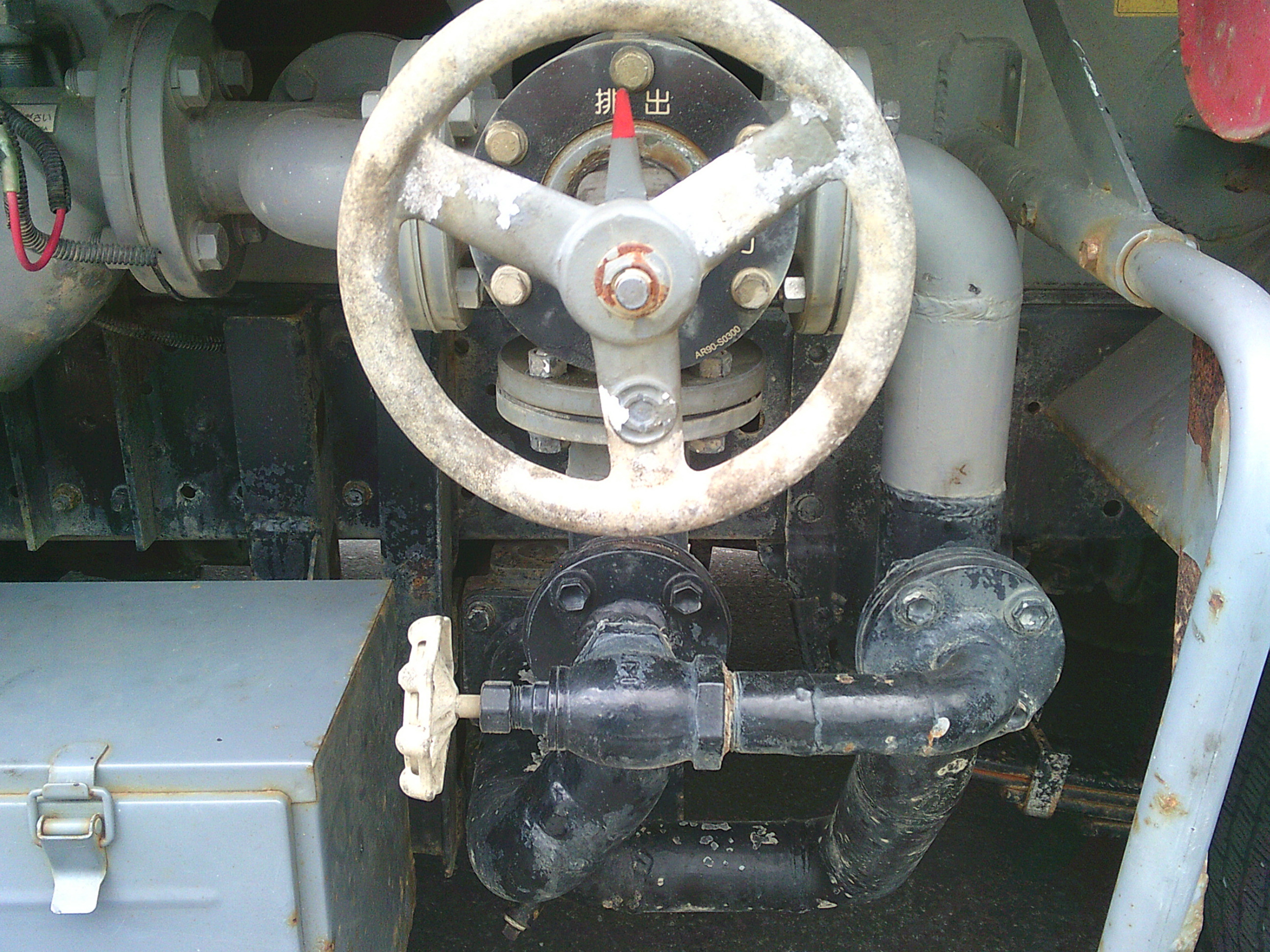 いすゞ エルフ BDG-NKS85AN(4WD)の写真15