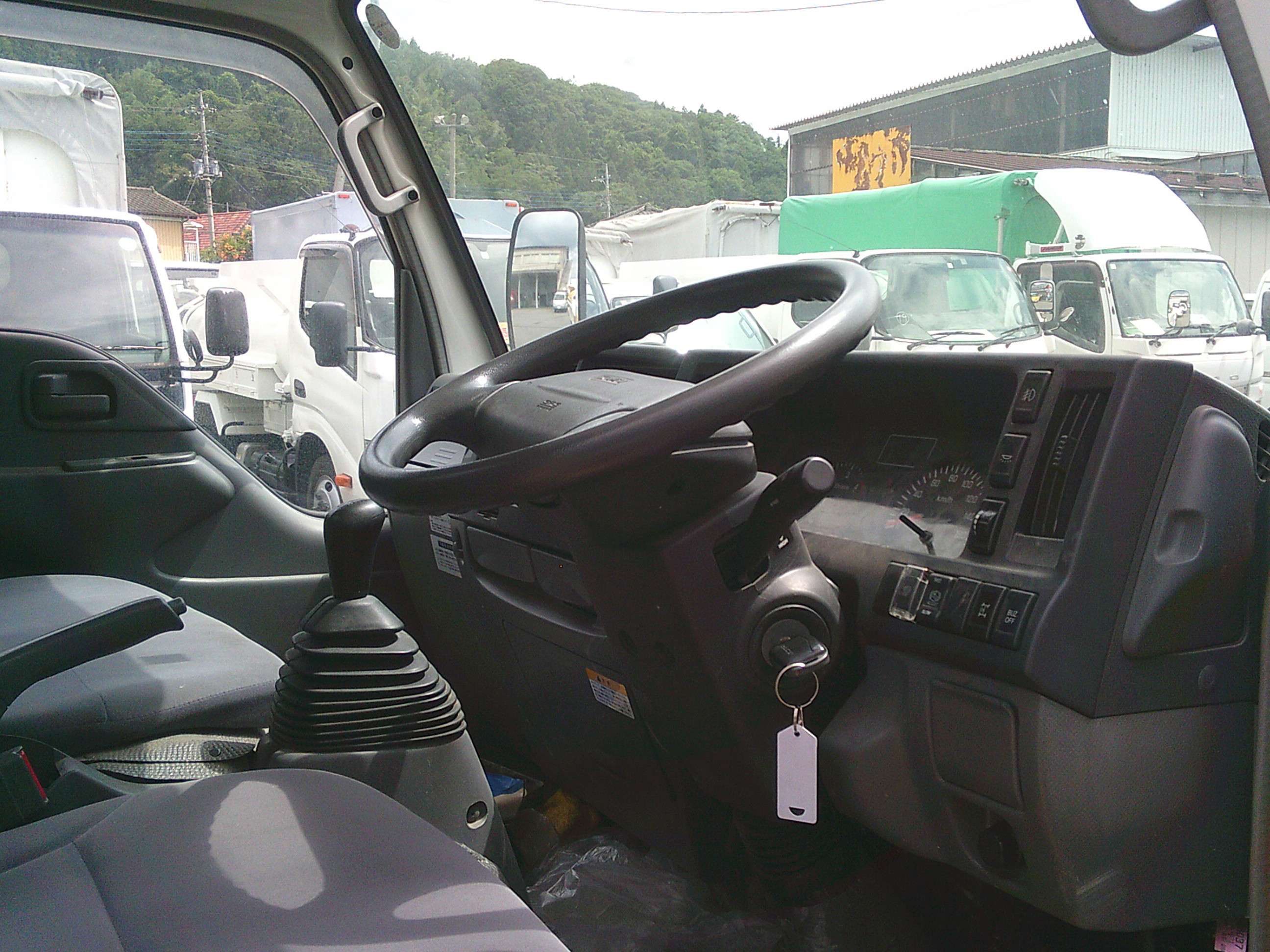 いすゞ エルフ BDG-NKS85AN(4WD)の写真20