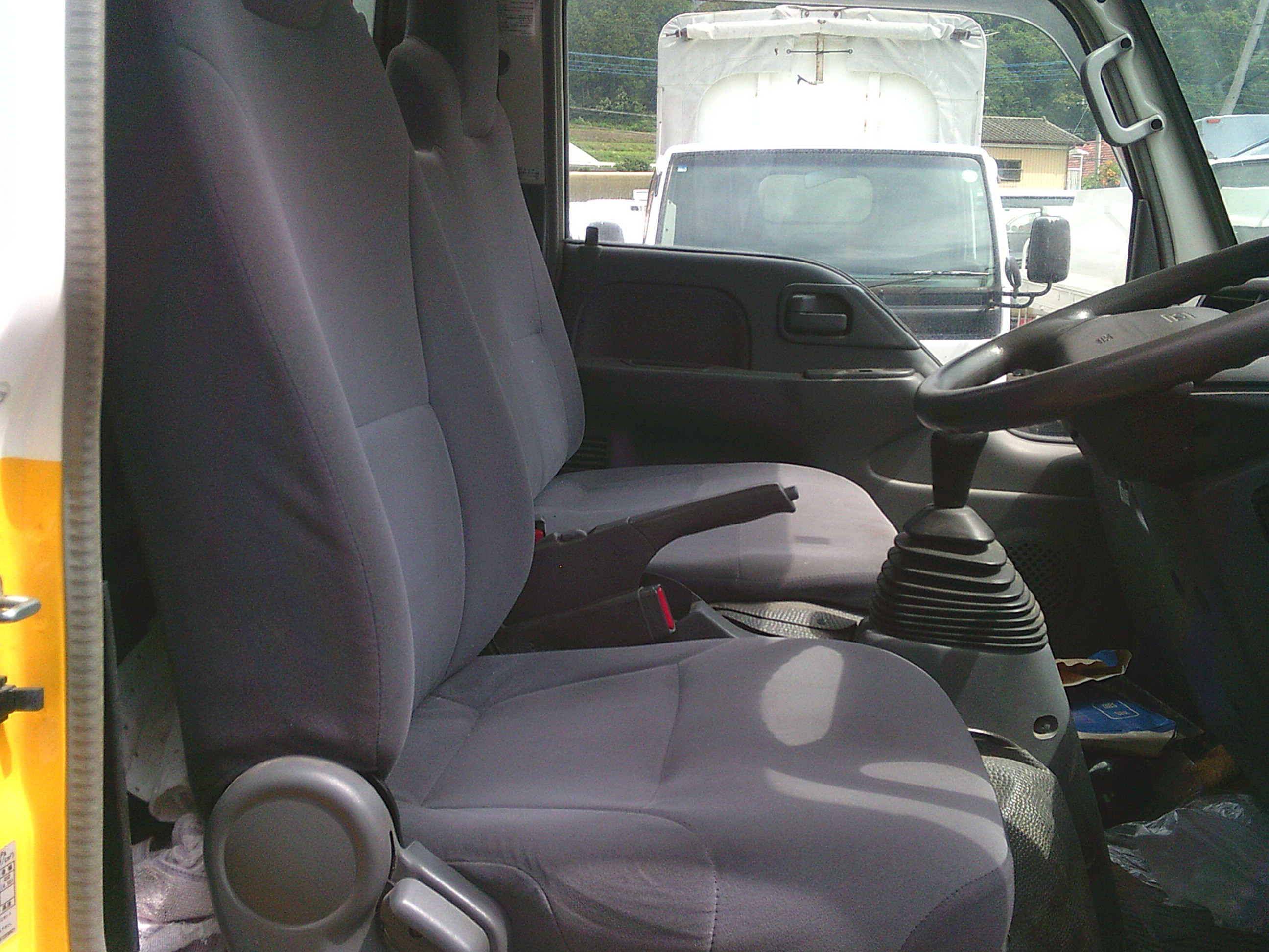 いすゞ エルフ BDG-NKS85AN(4WD)の写真21