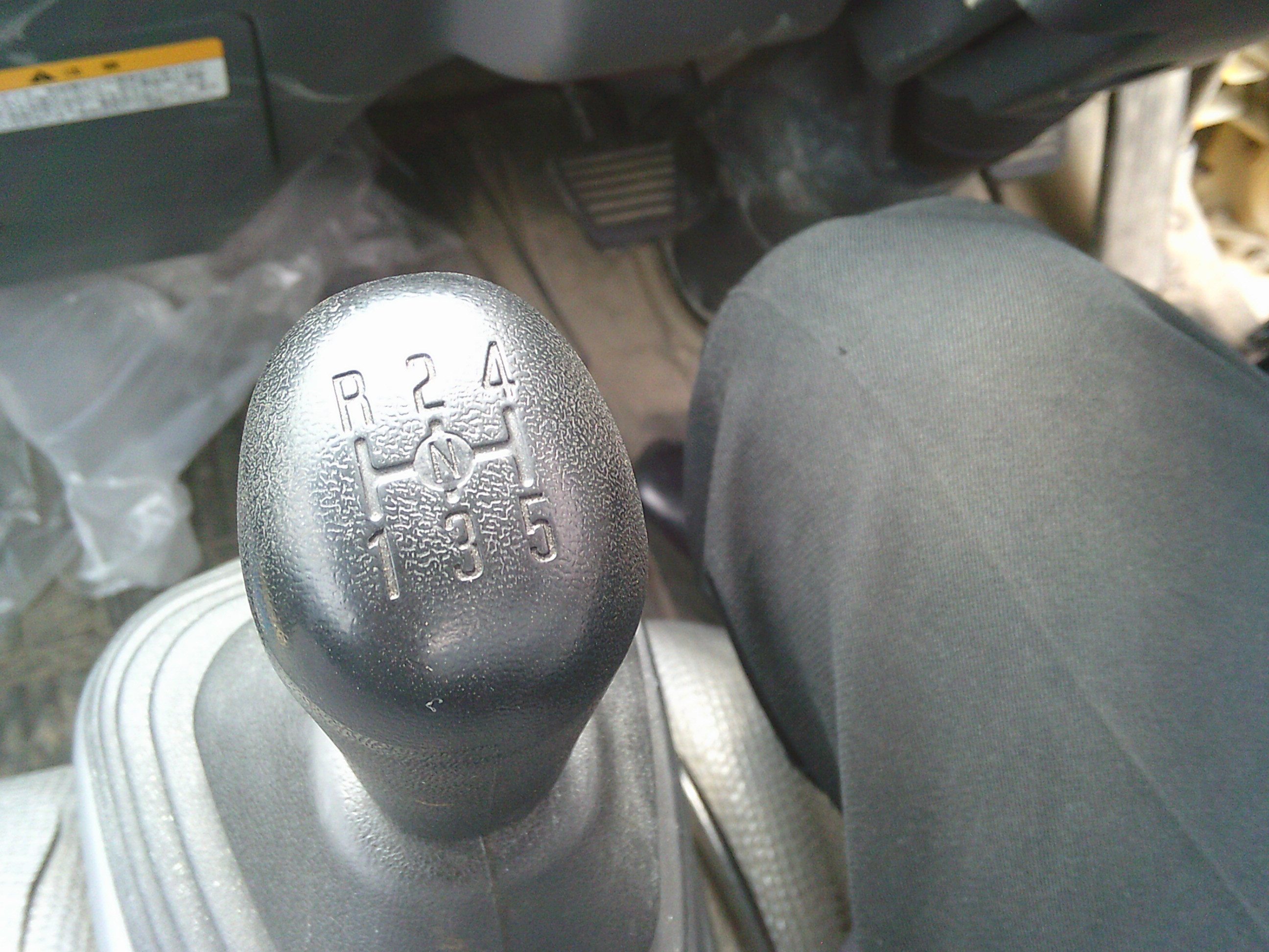 いすゞ エルフ BDG-NKS85AN(4WD)の写真32