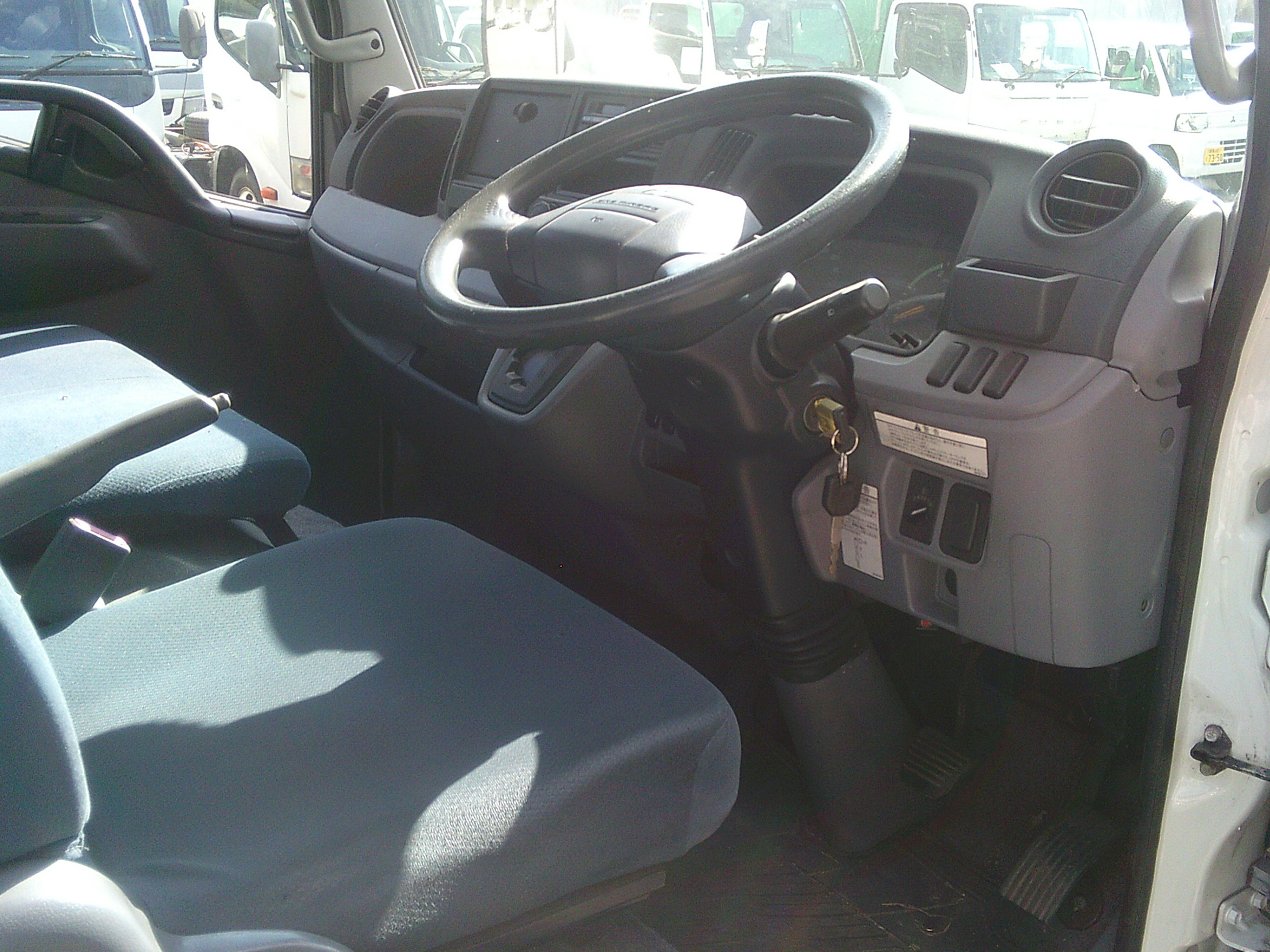 三菱 キャンター TKG-FDA20(4WD)の写真23