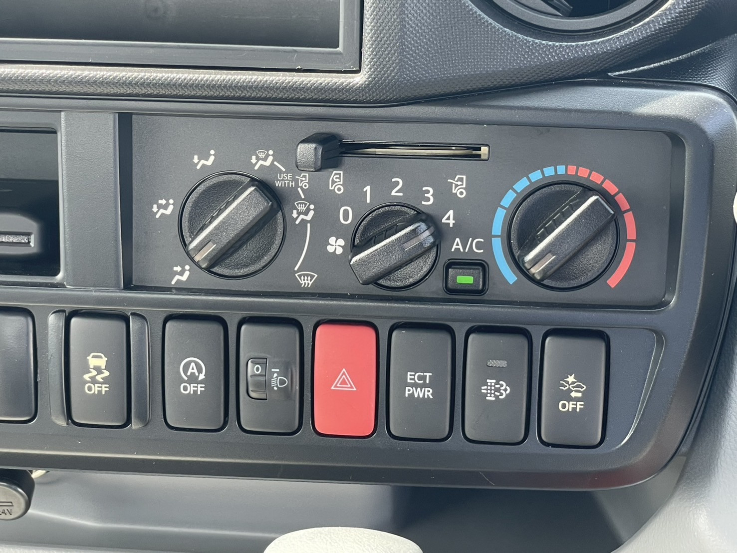 トヨタ ダイナ TPG-XZU645(2WD)の写真32