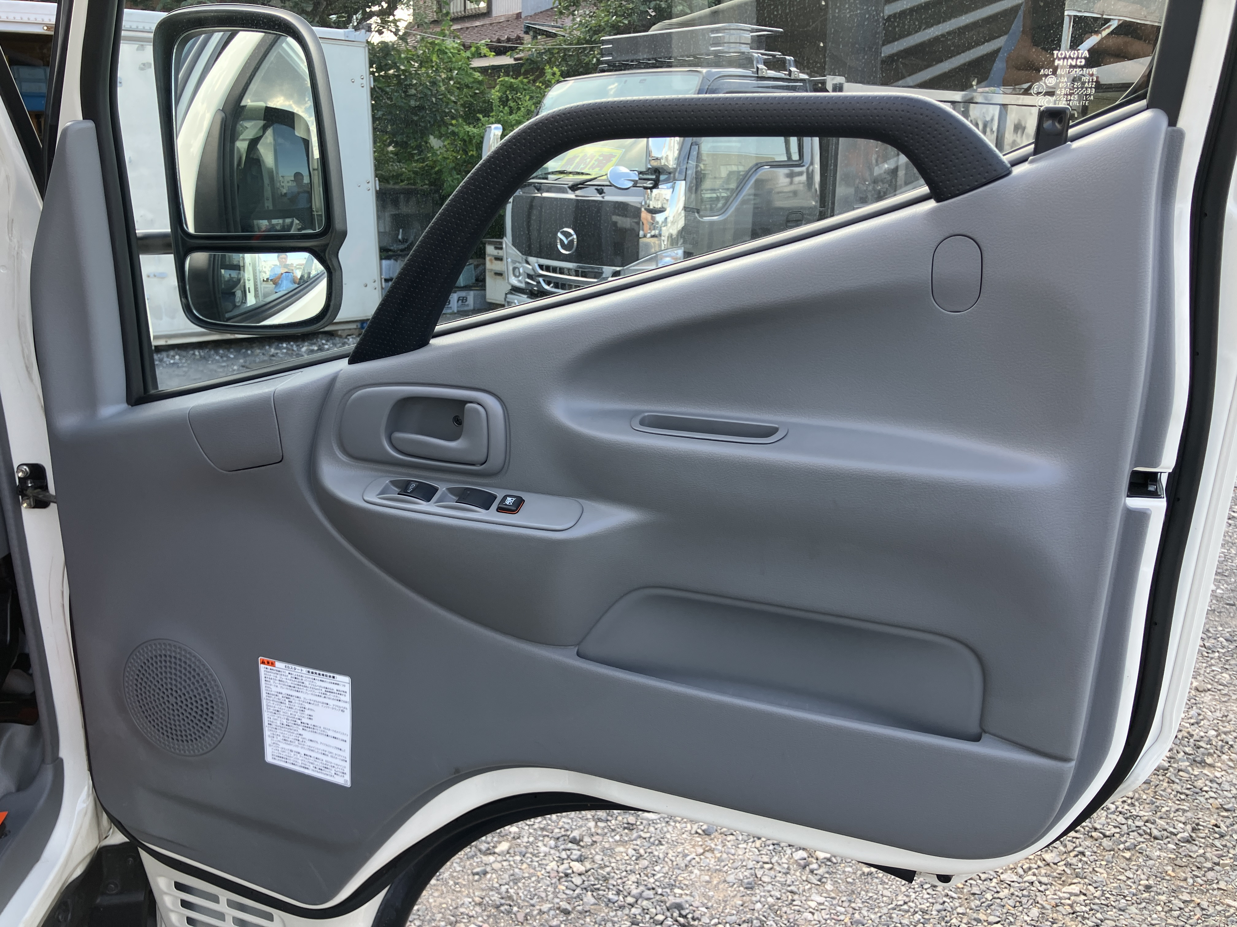 日野 デュトロ 2RG-XZC605M(2WD)の写真26