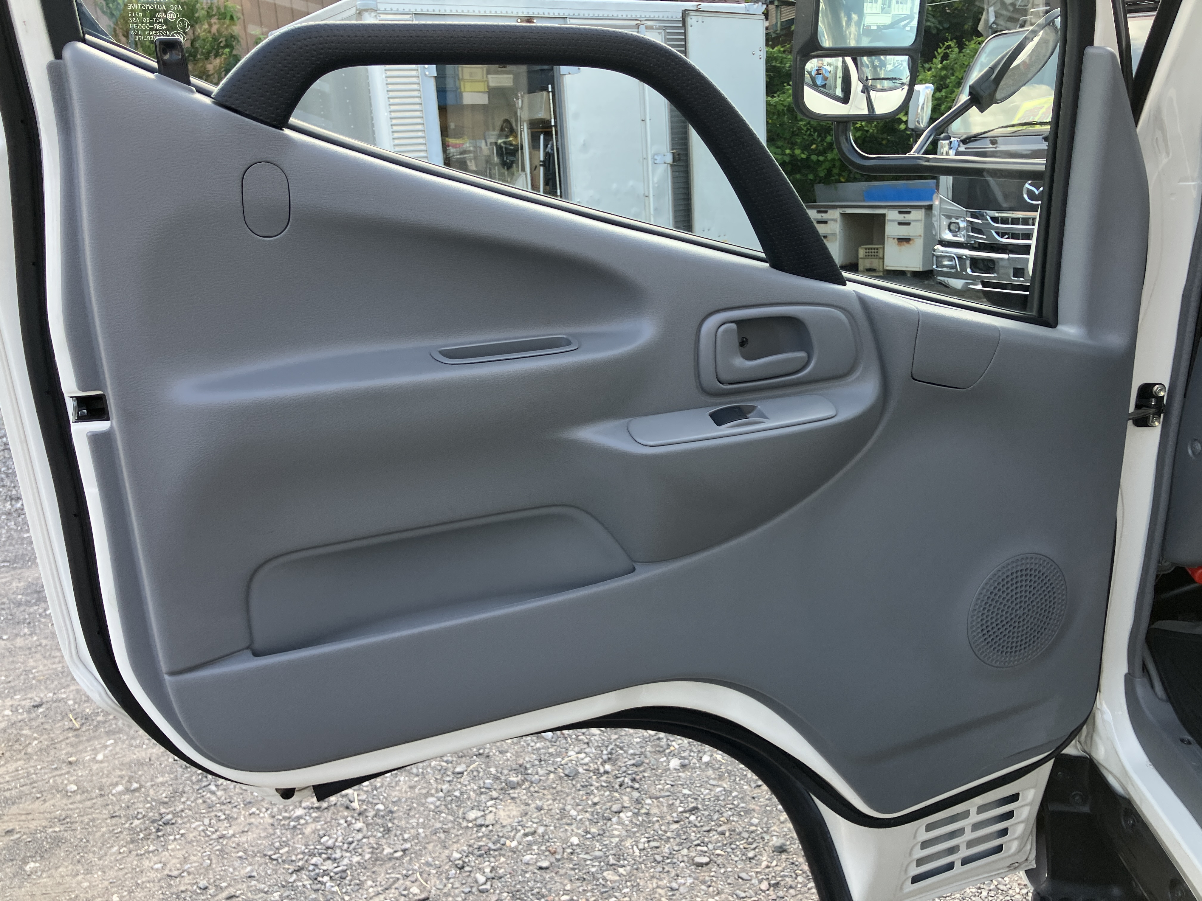 日野 デュトロ 2RG-XZC605M(2WD)の写真27