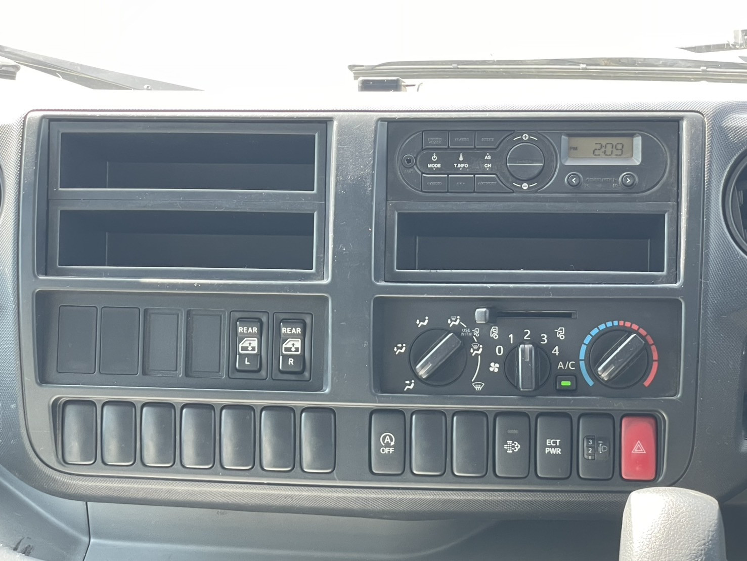 日野 デュトロ TPG-XZU710M(2WD)の写真25