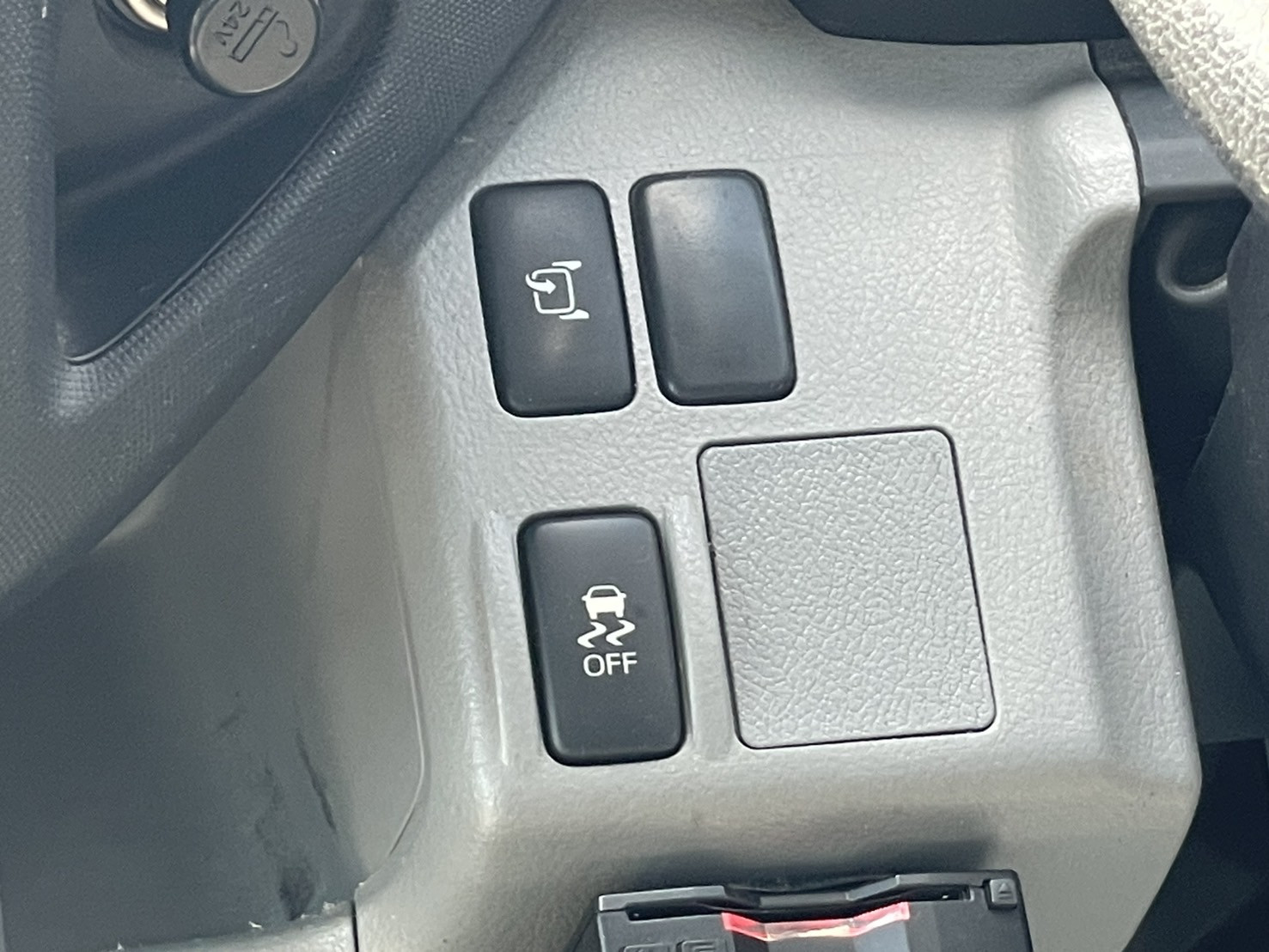 日野 デュトロ TPG-XZU710M(2WD)の写真27