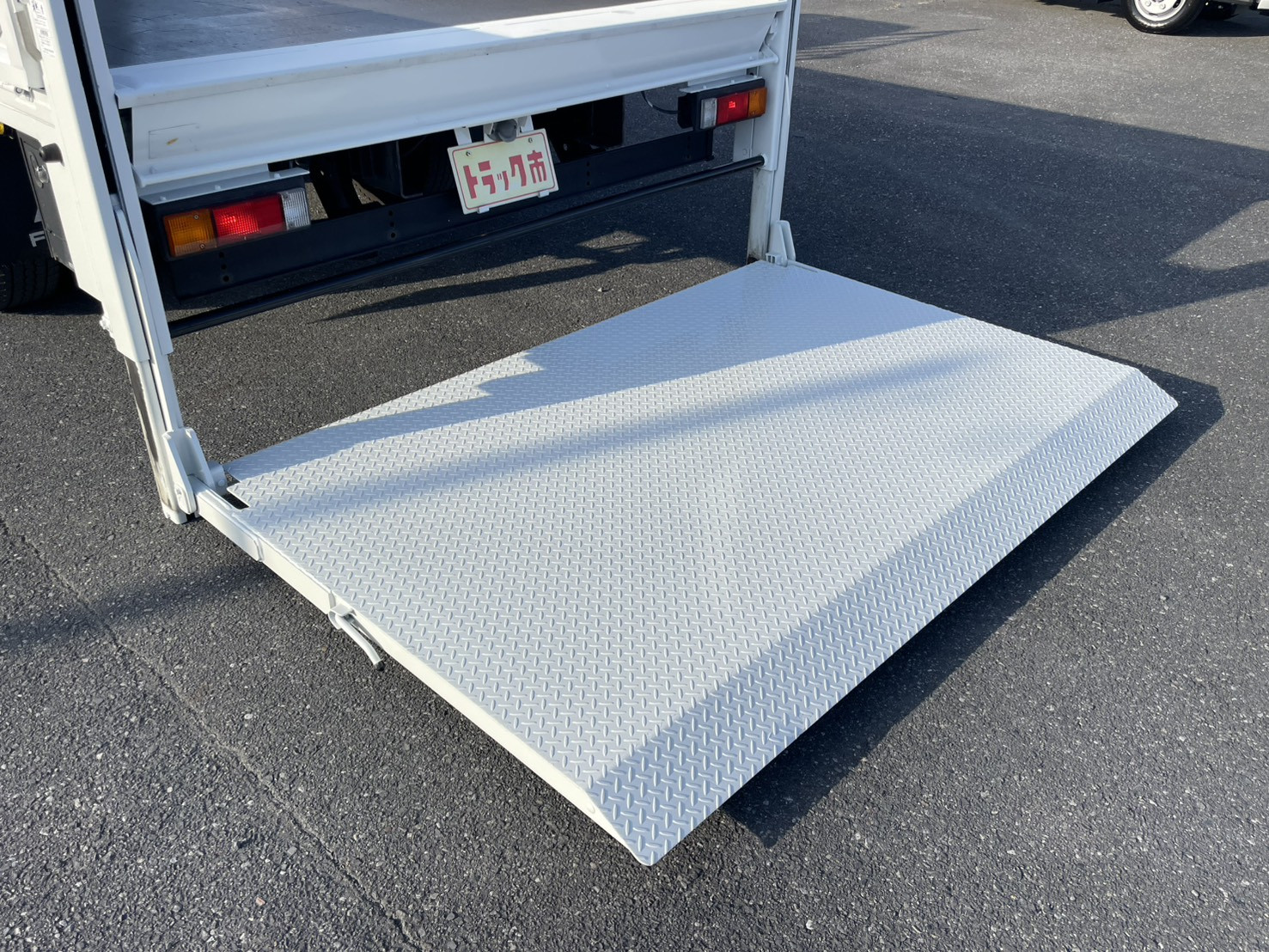 三菱 キャンター TPG-FEB50(2WD)の写真18