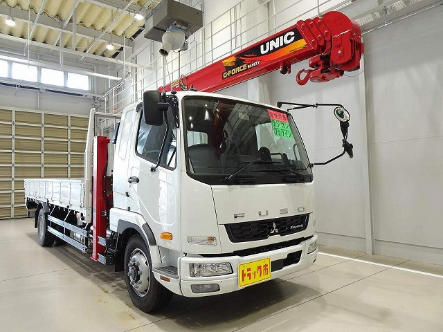 お問合せ管理No.E695　ファイター 7.4t 増トン 標準ベッド付 ユニック4段セルフクレーン付 240ps 未使用車|三菱 ファイター 2KG-FK62FZ(2WD)の写真2