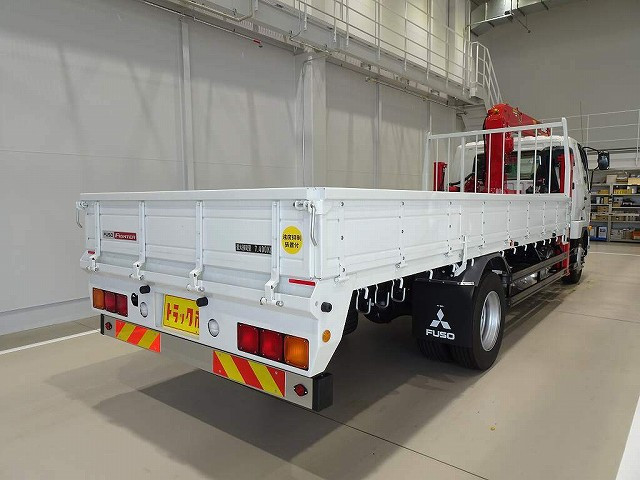 お問合せ管理No.E695　ファイター 7.4t 増トン 標準ベッド付 ユニック4段セルフクレーン付 240ps 未使用車|三菱 ファイター 2KG-FK62FZ(2WD)の写真3