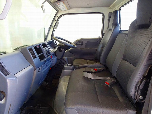 いすゞ エルフ TPG-NJR85A(2WD)の写真8