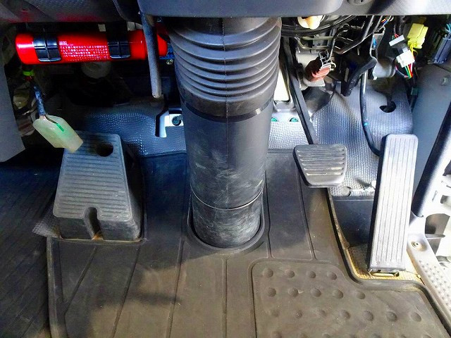 いすゞ エルフ TPG-NJR85A(2WD)の写真14