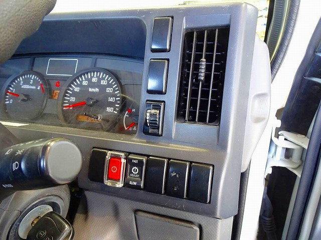 いすゞ エルフ TPG-NJR85A(2WD)の写真15