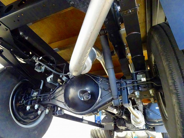 いすゞ エルフ PB-NPR81AR(2WD)の写真35