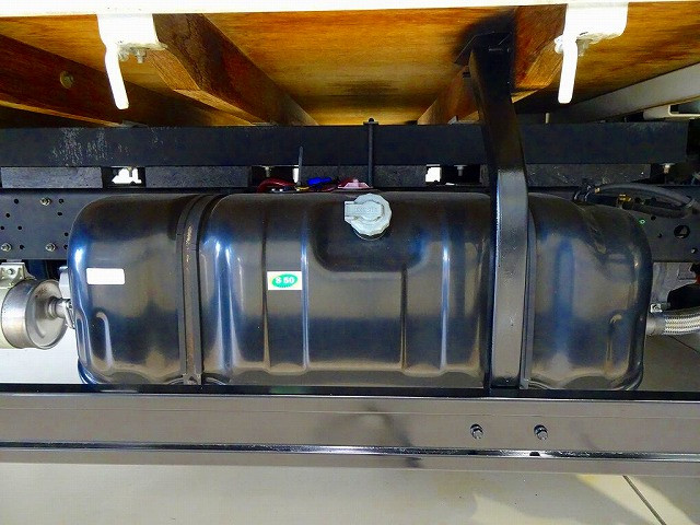 いすゞ エルフ PB-NPR81AR(2WD)の写真37