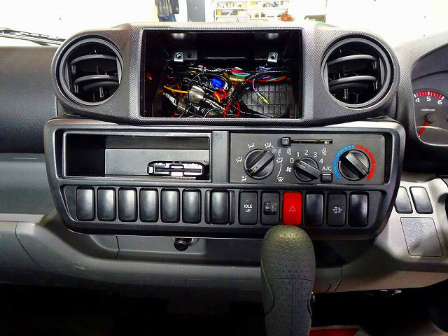 AC　PS　PW　SRS　ABS　キーレス　ETC　ドライブレコーダー　フォグランプ|トヨタ ダイナ LDF-KDY281(4WD)の写真10