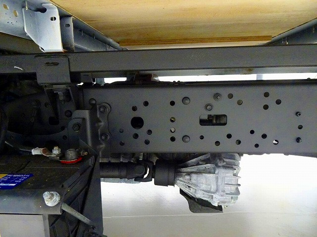 左シャシリア工具箱　シャーシは 錆止め/マフラー塗装 仕上げに力を入れています。|トヨタ ダイナ LDF-KDY281(4WD)の写真33