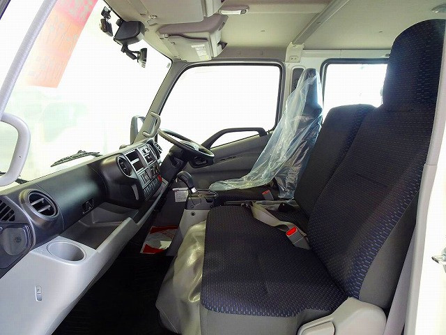 ターボ 排気ブレーキ 車線逸脱警報装置 衝突被害軽減ブレーキ アイドリングストップ フォグランプ トラクションコントロール リアヒーター/クーラー付|日野 デュトロ 2KG-XZU722M(2WD)の写真8