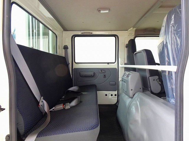 Wキャブ 7人乗り PW(フロント/リア) リアヒーター/クーラー付|日野 デュトロ 2KG-XZU722M(2WD)の写真24