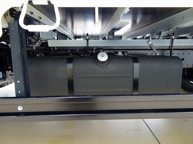 燃料タンク100L|日野 デュトロ 2KG-XZU722M(2WD)の写真42