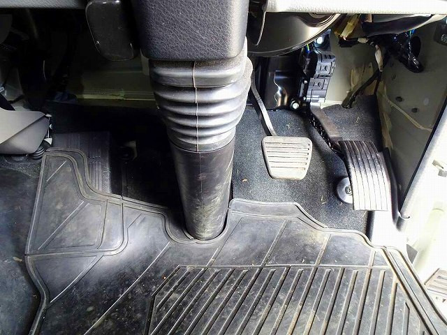 三菱 キャンター 2TG-FDA00(4WD)の写真14