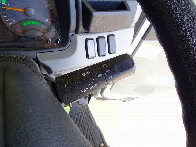 三菱 キャンター 2TG-FDA00(4WD)の写真17