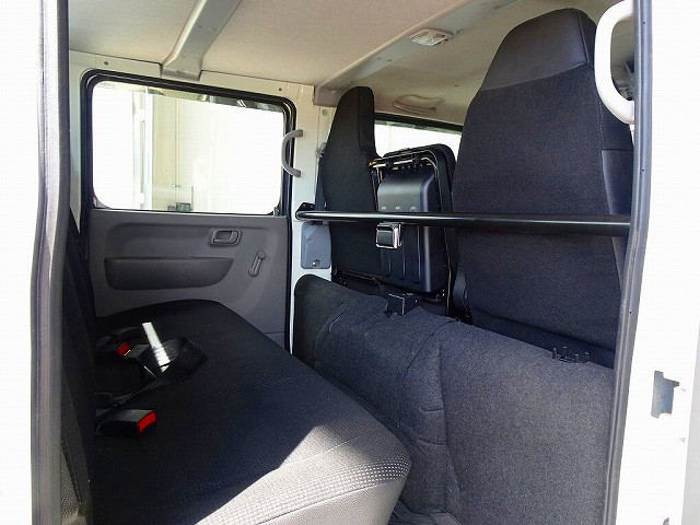 三菱 キャンター 2TG-FDA00(4WD)の写真18