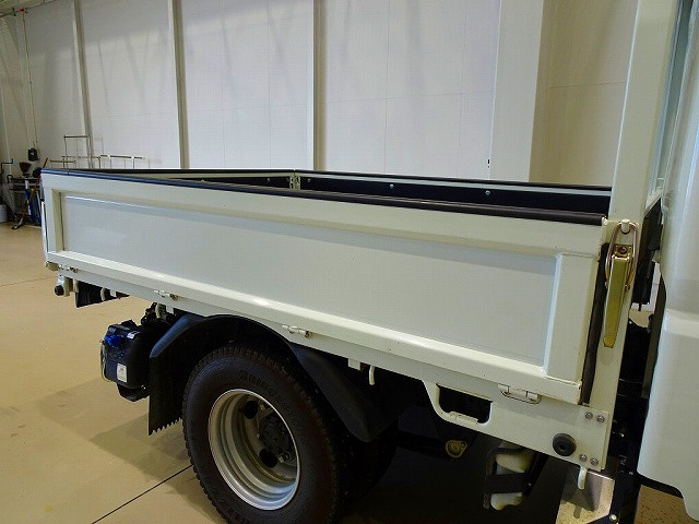 三菱 キャンター 2TG-FDA00(4WD)の写真23
