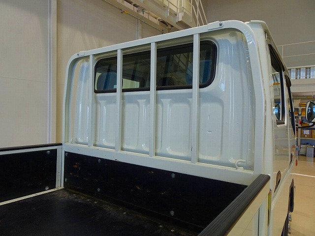 三菱 キャンター 2TG-FDA00(4WD)の写真24