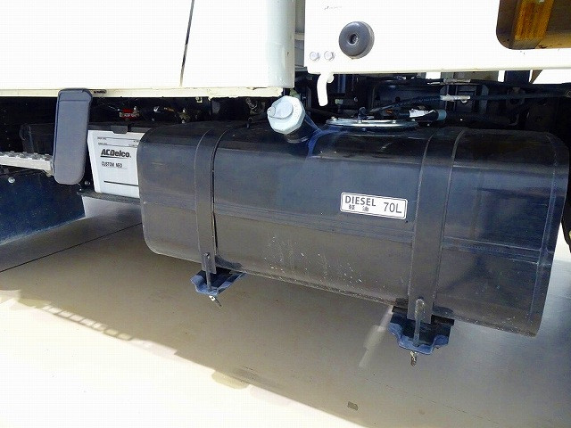 三菱 キャンター 2TG-FDA00(4WD)の写真35