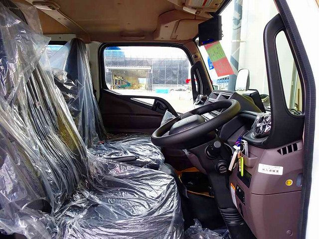 車線逸脱警報装置 衝突被害軽減ブレーキ アイドリングストップ フォグランプ トラクションコントロール リアヒーター|三菱 キャンター 2RG-FBA20(2WD)の写真6