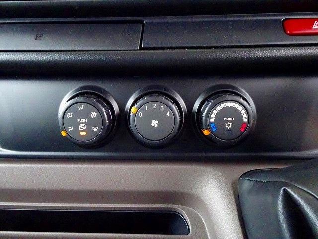 三菱 キャンター 2RG-FBA20(2WD)の写真11